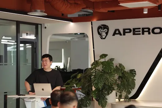 Daniel Nguyen demonstrating an AI system live at Apero